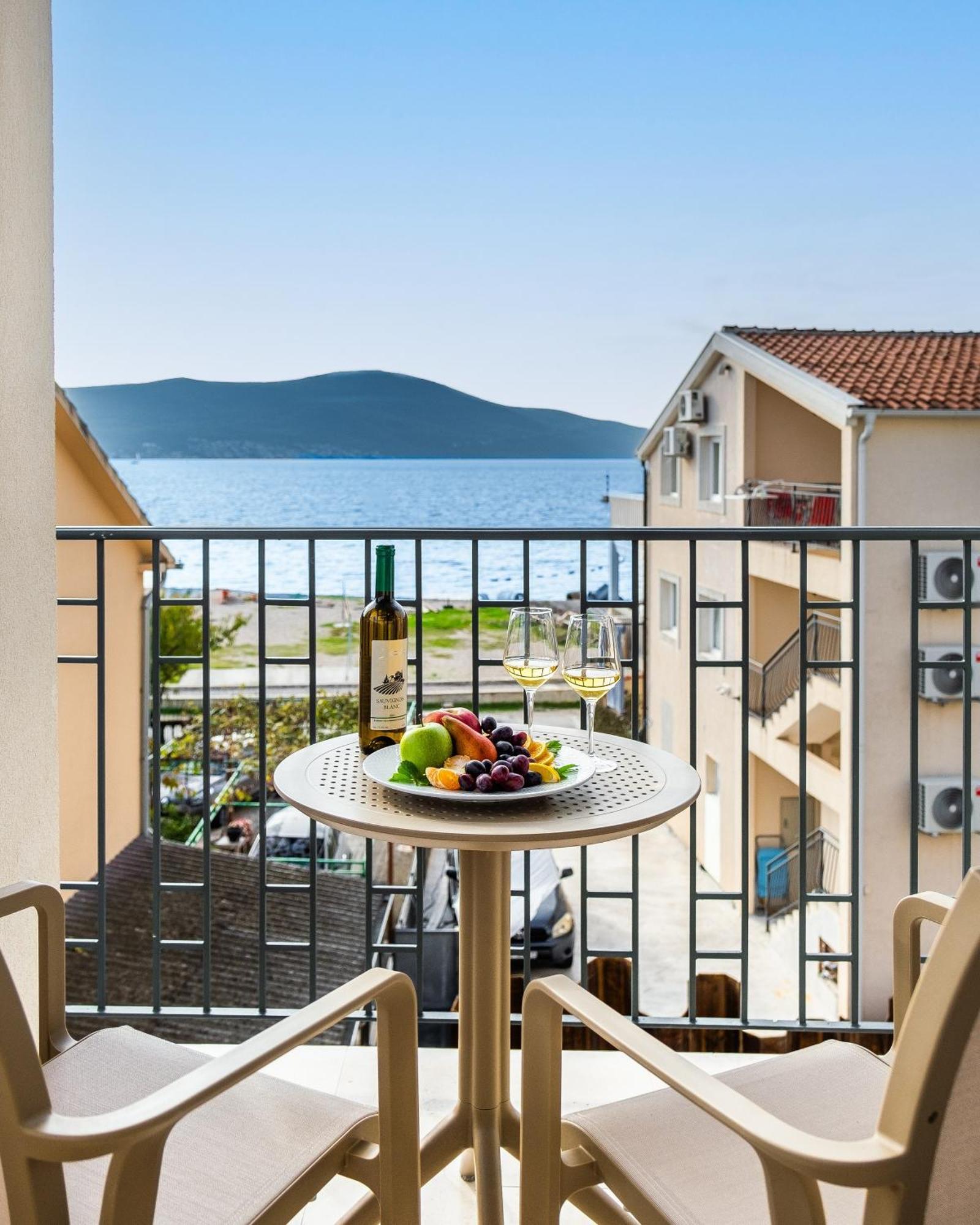 Hotel Villa Royal Tivat Exterior foto