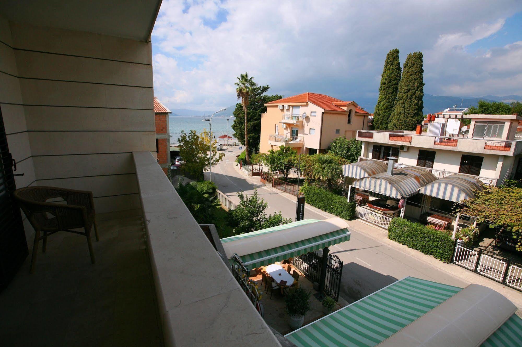 Hotel Villa Royal Tivat Exterior foto